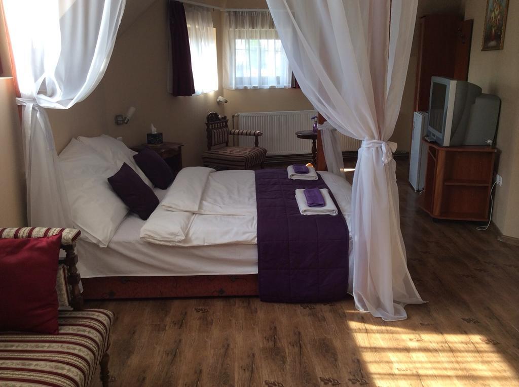 Abszolut Hotel Es Panzio Nyírbátor Kamer foto