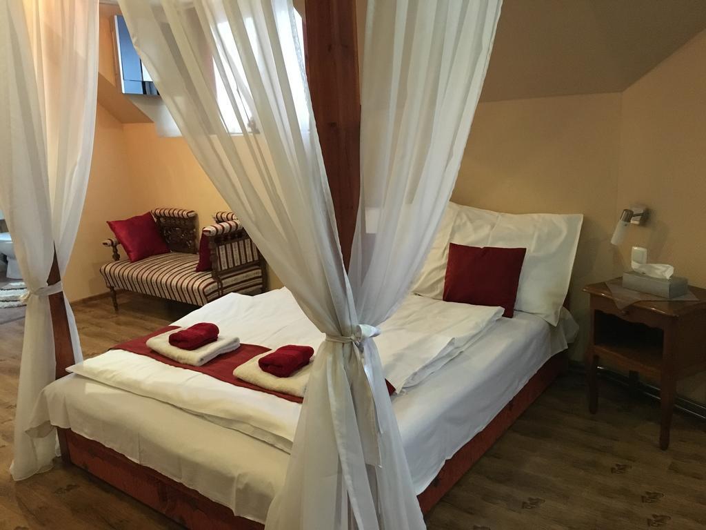 Abszolut Hotel Es Panzio Nyírbátor Kamer foto